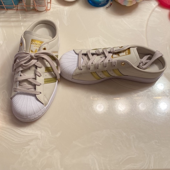 Women’s Adidas Clog Sneakers - Picture 2 of 6